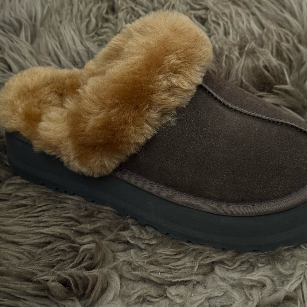 UGG FUNKETTE BURNT CEDAR 5cm PLATFORM SLIP-ONS - US size 9 EU size 40 - NEW